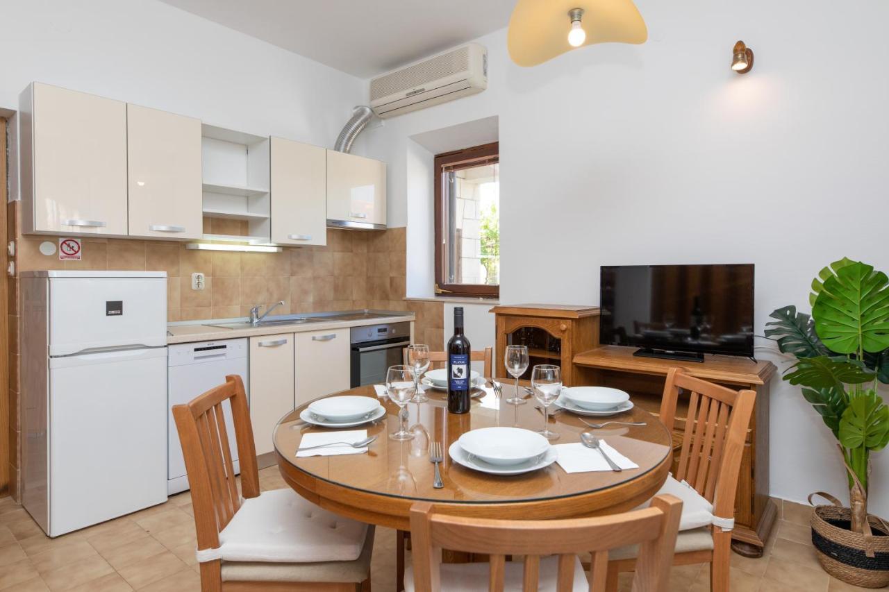 Apartments4You Supetar-The Best And Most Popular Apartments For Discovering The Island - Free Parking - 200 Meters From The Beach Εξωτερικό φωτογραφία