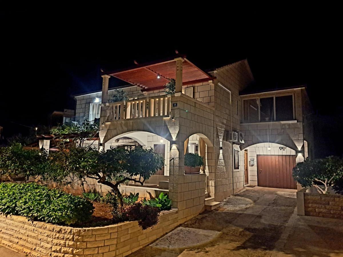 Apartments4You Supetar-The Best And Most Popular Apartments For Discovering The Island - Free Parking - 200 Meters From The Beach Εξωτερικό φωτογραφία